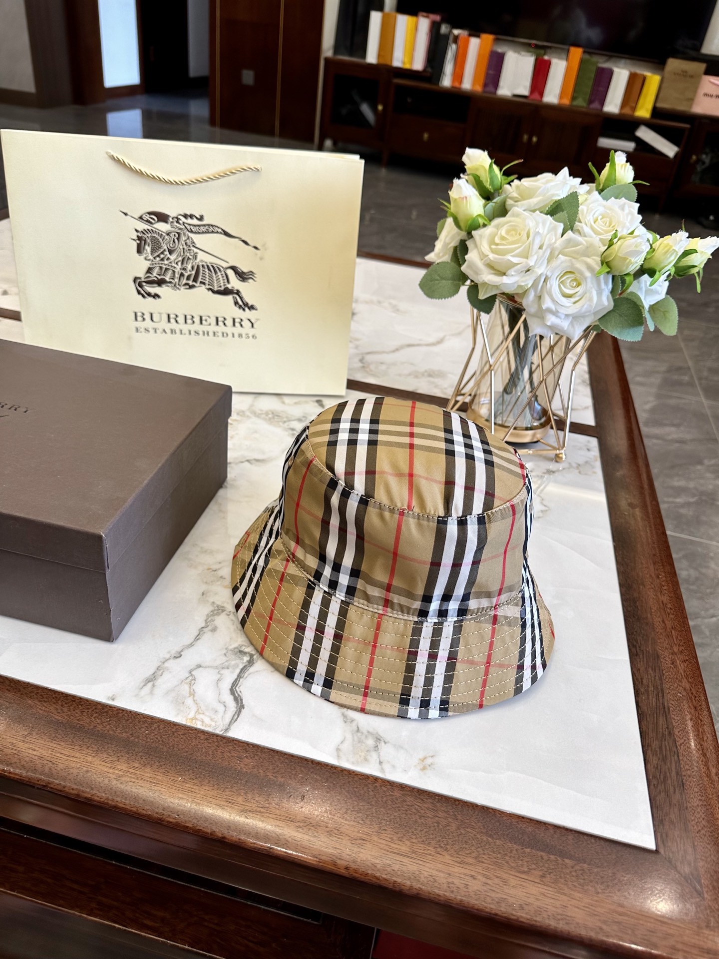 burberry hat model 19